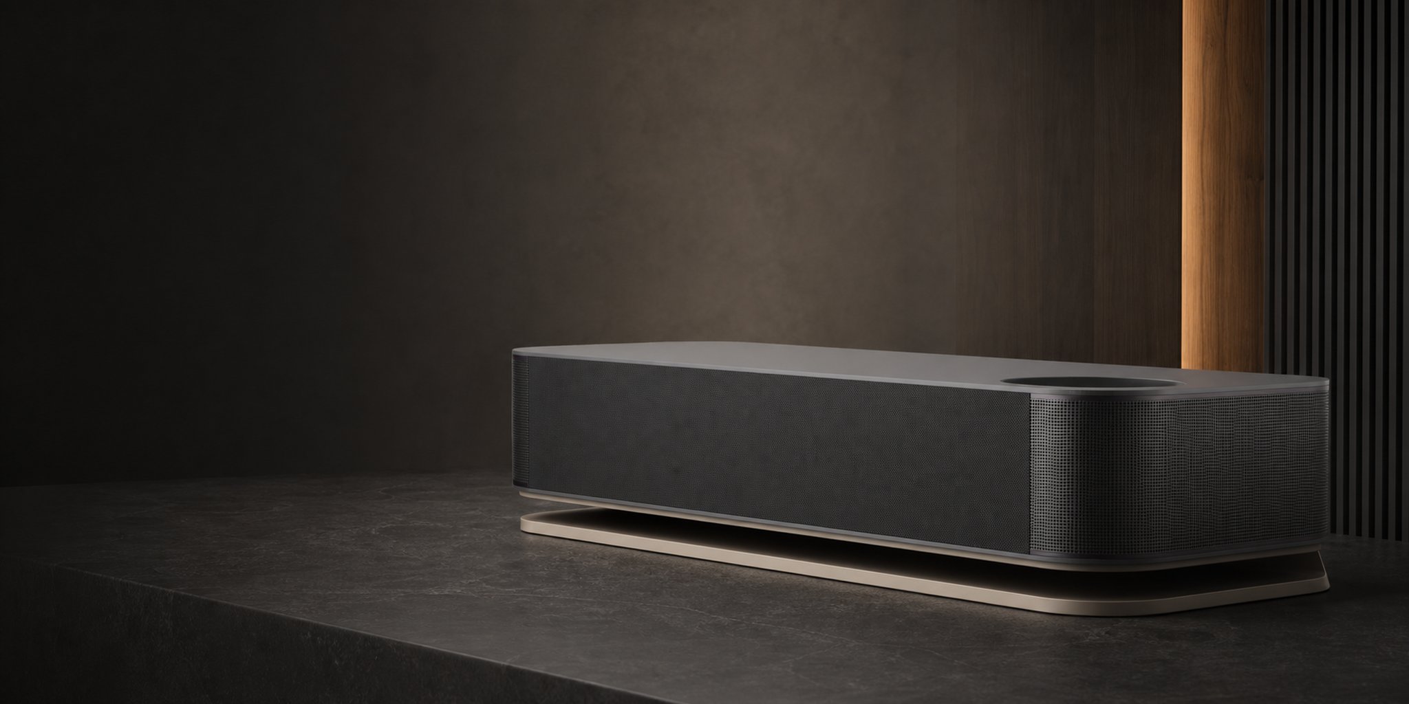 Close-up loudspeaker array for streaming audio systems